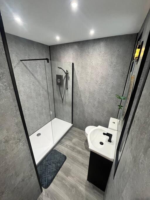 Stunning 2 Bedroom Ground Floor Sea View Apartment Rhôs-on-Sea Exterior foto