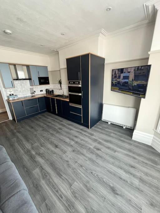Stunning 2 Bedroom Ground Floor Sea View Apartment Rhôs-on-Sea Exterior foto